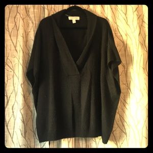 Black short sleeved sweater